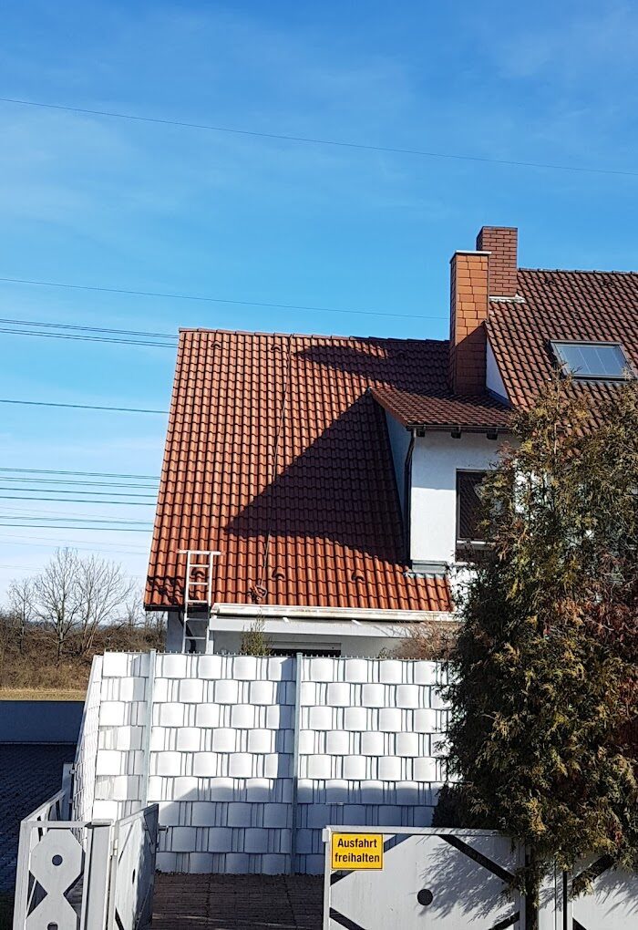 Dachreinigung und Dachbeschichtung vom Fachbetrieb